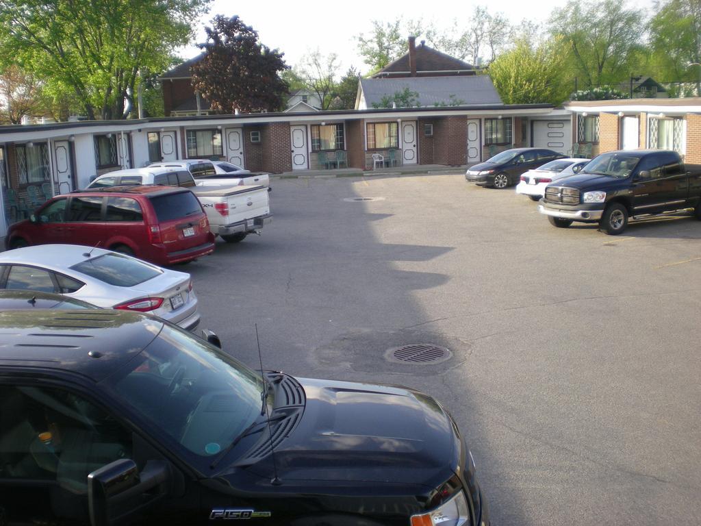 Motel Seigneurie De Vaudreuil Екстериор снимка
