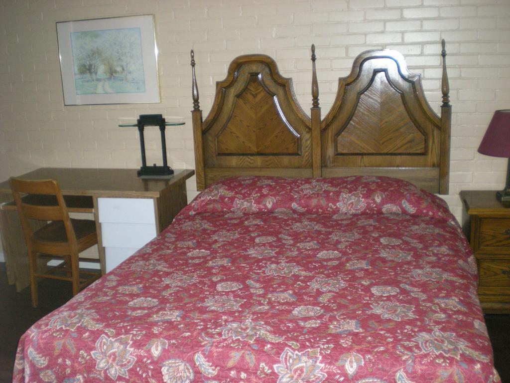 Motel Seigneurie De Vaudreuil Екстериор снимка